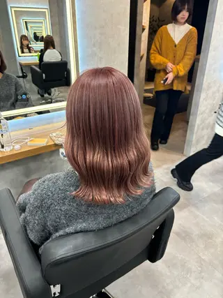 ロング カラー パーマ ヘアアレンジ 透明感ブリーチカラー 🌈TOMOHIROのヘアスタイル