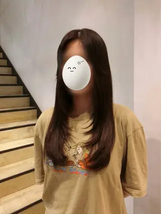 ロング iroha/ レイヤーカットモデルのヘアスタイル