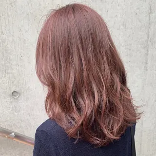ミディアム 澤村 志織のヘアスタイル