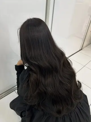 ロング 西野 麻瑚のヘアスタイル