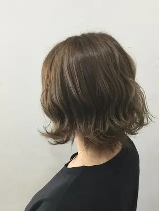 ミディアム カラー ヘアアレンジ 脱白髪染め美容師 竹内涼乃のヘアスタイル
