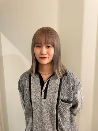 ミディアム カラー 渋谷 留菜のヘアスタイル