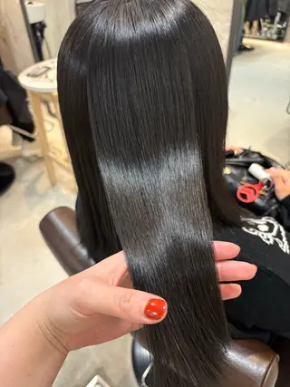 ミディアム 中村 潮音のヘアスタイル