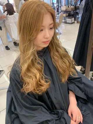 ロング カラー 羽エクステ🪽 🤍まき🤍のヘアスタイル