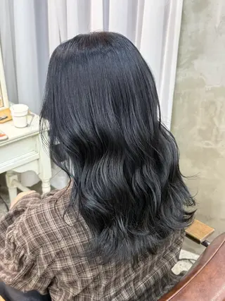セミロング カラー 三條 朋香のヘアスタイル