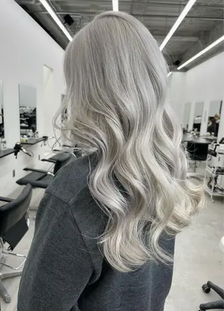 ロング 佐藤 まいらのヘアスタイル