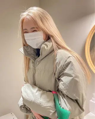 ミディアム 西山 凜のヘアスタイル