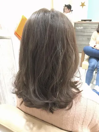 ミディアム カラー ハイトーンブリーチ 土坂 由志【京都】のヘアスタイル