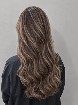 ロング 🤍HIKARI🤍 ハイライトのヘアスタイル