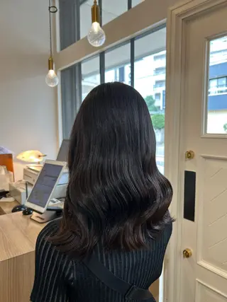 セミロング カラー MAISON ema 🩵笹野 希里香のヘアスタイル
