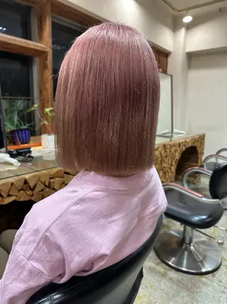 カラー hinaru ．のヘアスタイル