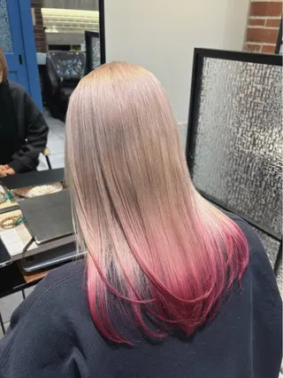 ロング カラー 吉原葵/ハイトーン /インナーカラーのヘアスタイル