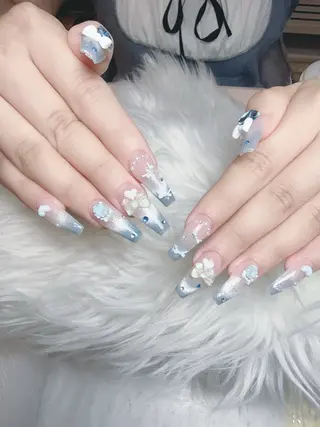 ネイル キラ キラのネイルデザイン