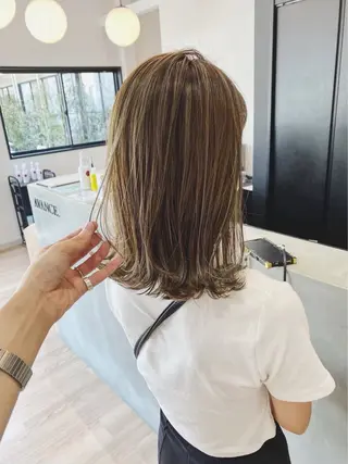 セミロング レイヤー/くびれ/ 縮毛/チェレ金剛のヘアスタイル