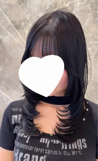 ミディアム レイヤー透明感カラー ブリーチ🎀オトハのヘアスタイル