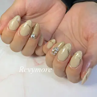 ミディアム ネイル nail salon Revymoreのネイルデザイン