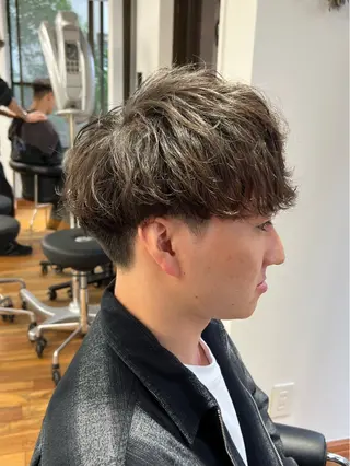 ショート パーマ メンズ メンズカット✂️ スキンフェード伊藤陸のヘアスタイル