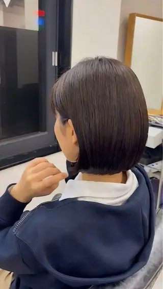 ショート カラー 髪質改善、癖毛直し 縮毛矯正が得意のヘアスタイル
