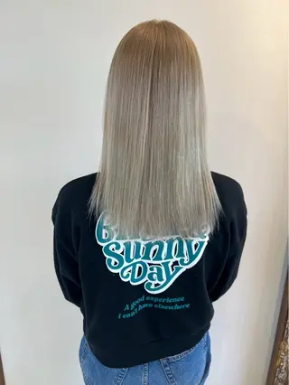セミロング カラー 佐藤 凜のヘアスタイル