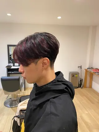 ショート カラー 井手 孔介のヘアスタイル
