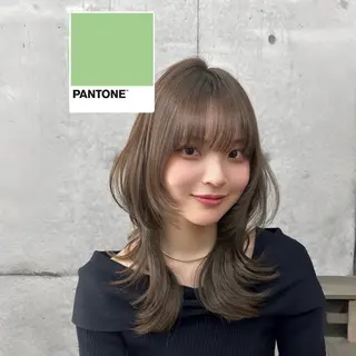 ミディアム カラー 髪質改善|透明 感カラー🩵レイヤーのヘアスタイル