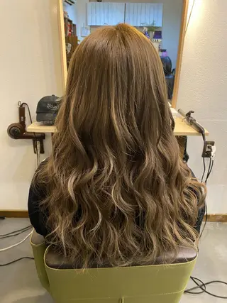 ロング カラー Monica RIEのヘアスタイル