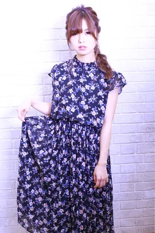 ロング カラー ヘアアレンジ 辻出 綾弥のヘアスタイル