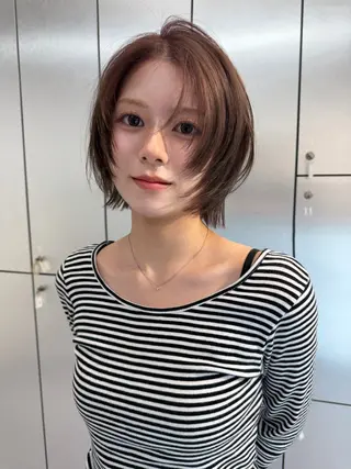 ミディアム カラー TATSUハイトーン ミルクティーベージュのヘアスタイル