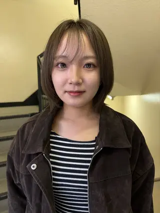 カラー 寺崎 由衣のヘアスタイル