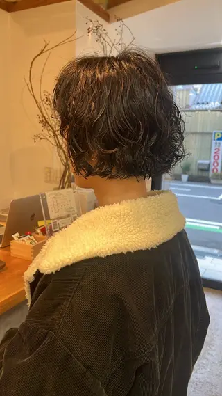 パーマ 安達 咲のヘアスタイル