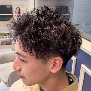 ショート パーマ メンズ 吉田 新平のヘアスタイル