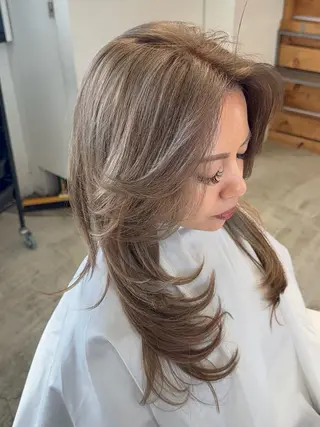 セミロング カラー mellowman 【メロウマン】のヘアスタイル