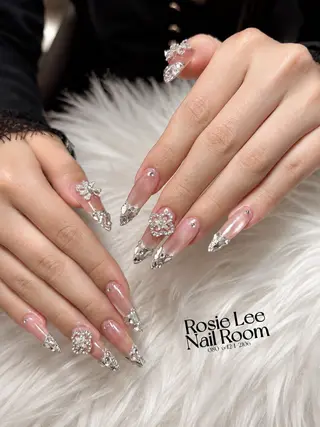 ネイル ROSIE LEEのネイルデザイン