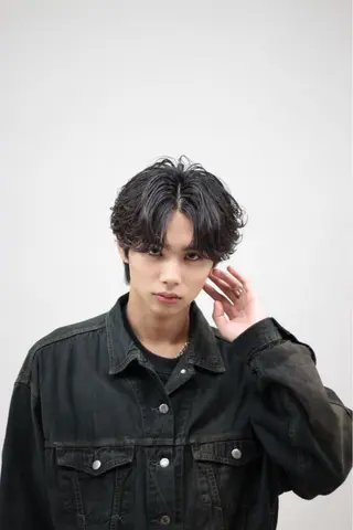 ショート パーマ ヘアアレンジ メンズ 🔥ニュアンス フェザー小林海斗🔥のヘアスタイル