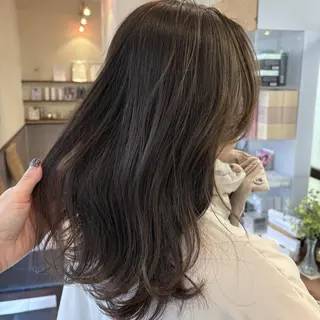 カラー ロング 似合わせ/透明感カラ ー/QUATRO谷口のヘアスタイル