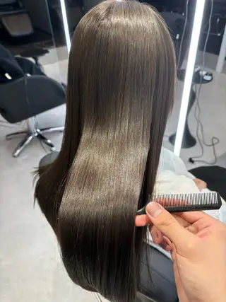 ロング 谷澤 愛のヘアスタイル