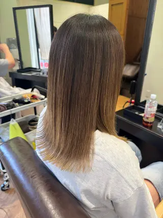 ミディアム 溝口 槙里也のヘアスタイル