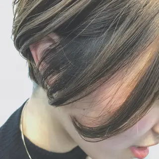 ショート カラー ニシオカ タクヤのヘアスタイル