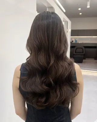 パーマ モモ コテ巻き風パーマのヘアスタイル