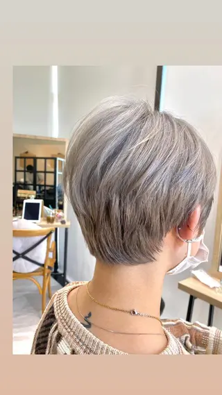 ショート カラー 似合う髪型見つけます AYAKAのヘアスタイル