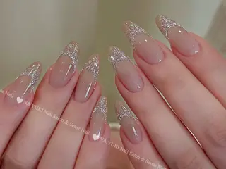 ネイル 🦋 Queenieのネイルデザイン
