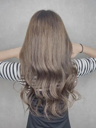 ロング ＳＨＩ ＺＵのヘアスタイル