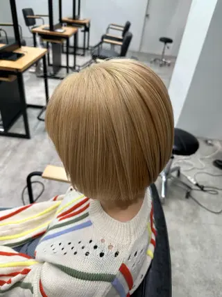 ショート カラー カラー専門美容師🤍 Manami🤍のヘアスタイル