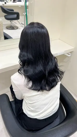 ミディアム カラー 韓国レイヤー&ピンク 艶髪🩶maikoのヘアスタイル