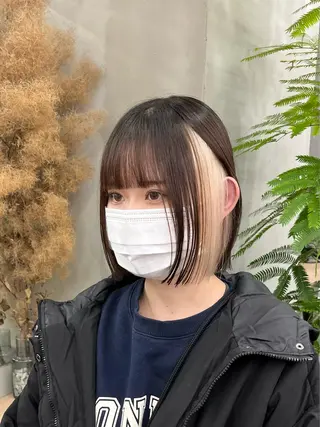 ミディアム イツク ⚡️ ルーツ/ハイトーンのヘアスタイル