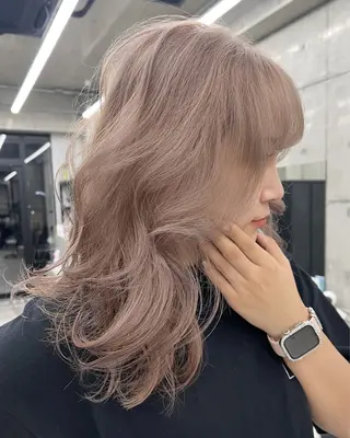 セミロング 佐藤 まいらのヘアスタイル