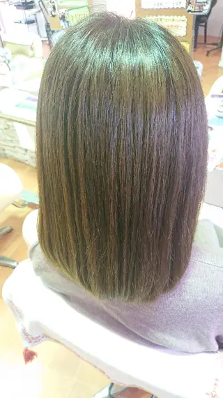 ミディアム カラー 山口 彩海のヘアスタイル