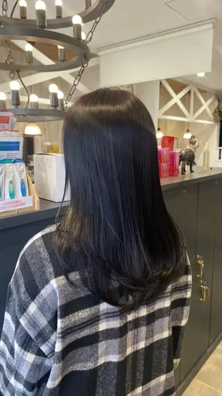 ロング カラー 柴田 枝利子のヘアスタイル