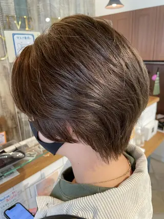 ショート 《インナーカラー》 YAMADAのヘアスタイル