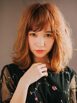 ミディアム カラー パーマ ヘアアレンジ 【公式】amble luxe池袋東口🩷のヘアスタイル